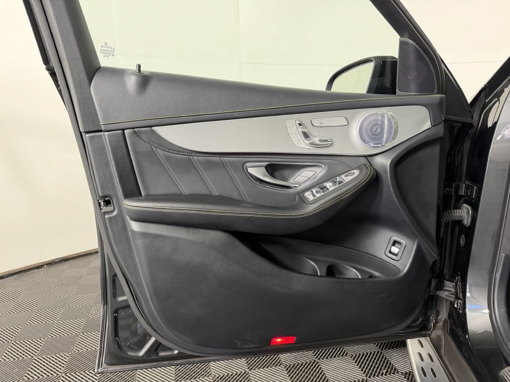 Used 2020 Mercedes-Benz GLC 63 AMG 4MATIC w/ Driver Assistance Package image 41