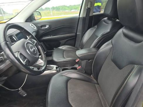 Used 2018 Jeep Compass Latitude w/ Popular Equipment Group AWD/4WD image 10