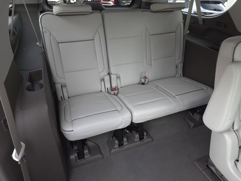 Used 2024 GMC Yukon XL Denali w/ Advanced Technology Package image 42