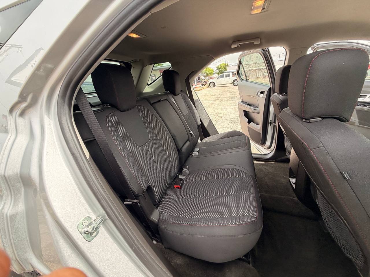 Used 2017 Chevrolet Equinox LS FWD image 16