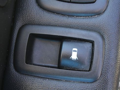 Used 2016 Dodge Grand Caravan SXT image 30