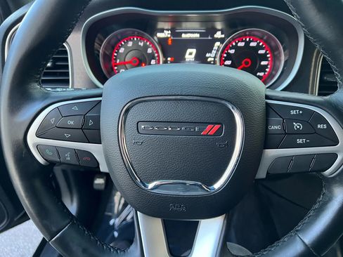 Used 2017 Dodge Charger SXT image 45