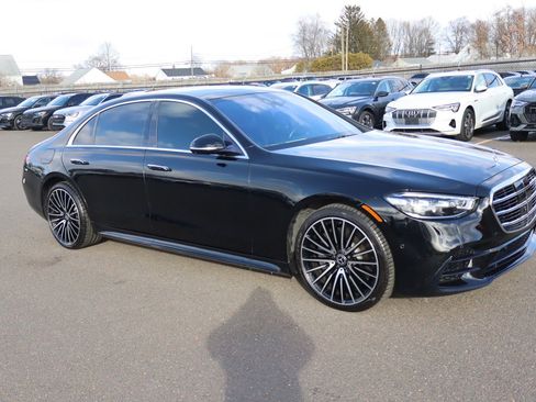 Used 2022 Mercedes-Benz S 580 4MATIC Sedan image 3