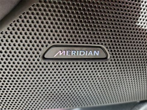 Used 2025 Land Rover Range Rover Velar Dynamic SE image 15