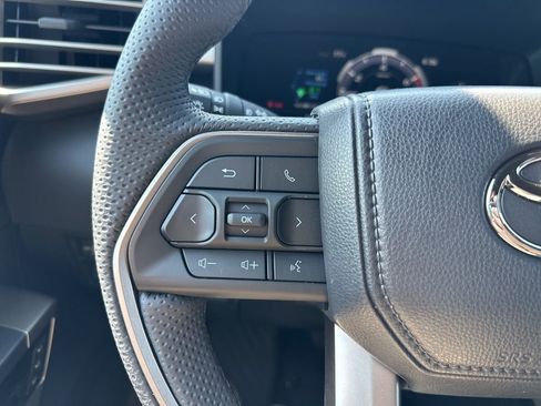 Used 2025 Toyota Tundra Limited image 23