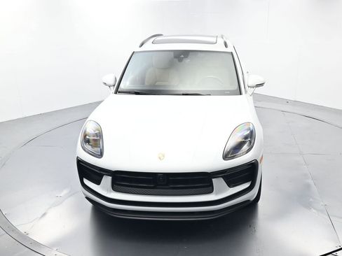 Certified 2023 Porsche Macan AWD/4WD image 39