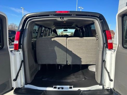 Used 2023 GMC Savana 2500 LS w/ Driver Convenience Package image 26