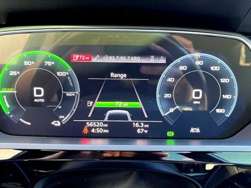 Used 2022 Audi e-tron Premium image 62