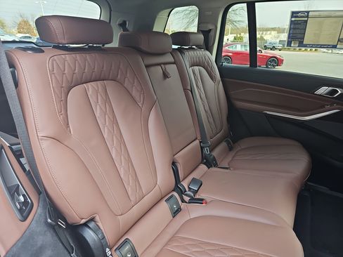 Certified 2024 BMW X7 xDrive40i w/ Premium Package image 12