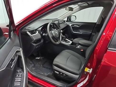 Used 2022 Toyota RAV4 XLE AWD/4WD image 28