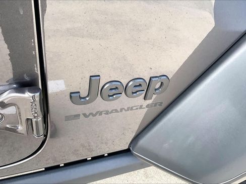 Used 2025 Jeep Wrangler Unlimited Sport AWD/4WD image 10