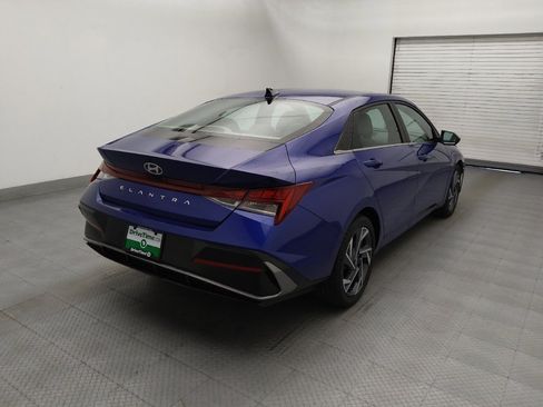 Used 2025 Hyundai Elantra SEL FWD image 9