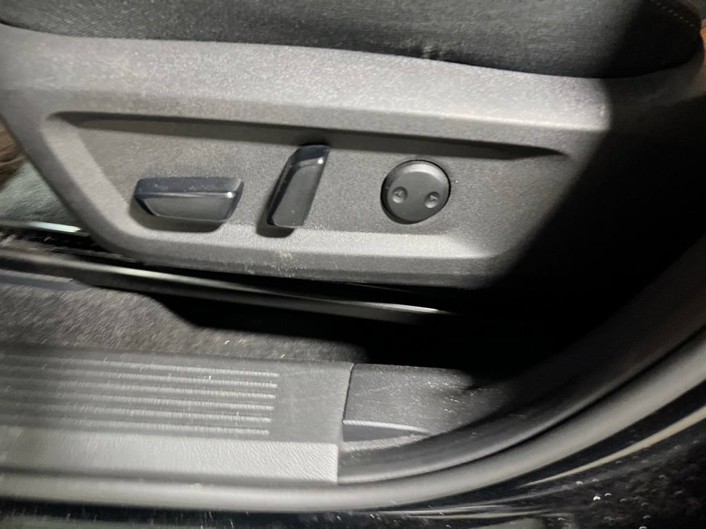 Used 2025 Nissan Rogue SV FWD image 19