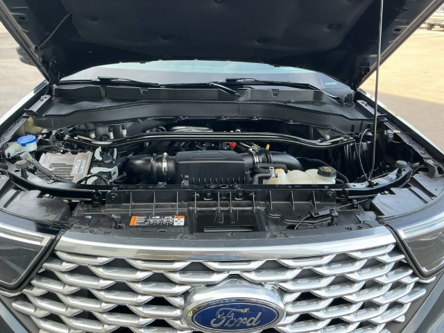 Certified 2023 Ford Explorer Platinum w/ Technology Package AWD/4WD image 24