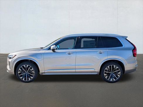 New 2026 Volvo XC90 T8 Plus w/ Protection Package Premier image 3