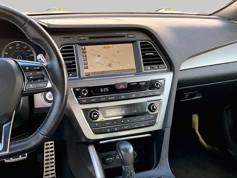 Used 2017 Hyundai Sonata Limited 2.0T FWD image 7