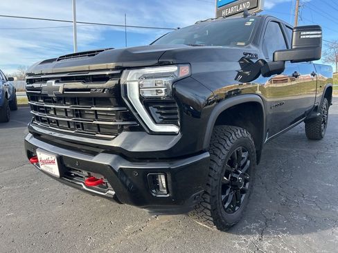 Used 2025 Chevrolet Silverado 2500 LT w/ Trail Boss Package image 1