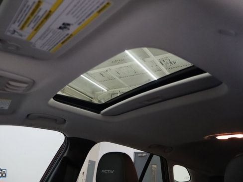 Used 2024 Chevrolet Trax ACTIV w/ Sunroof Package image 24