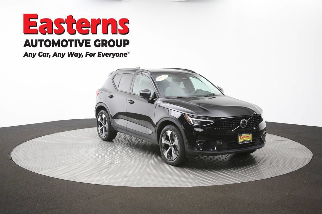 Used 2023 Volvo XC40 B4 Ultimate FWD image 46