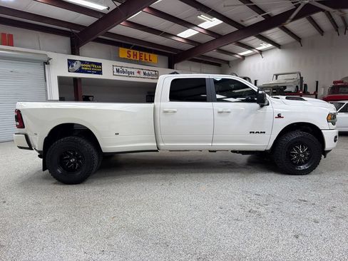 Used 2024 RAM 3500 Laramie w/ Night Edition AWD/4WD image 9