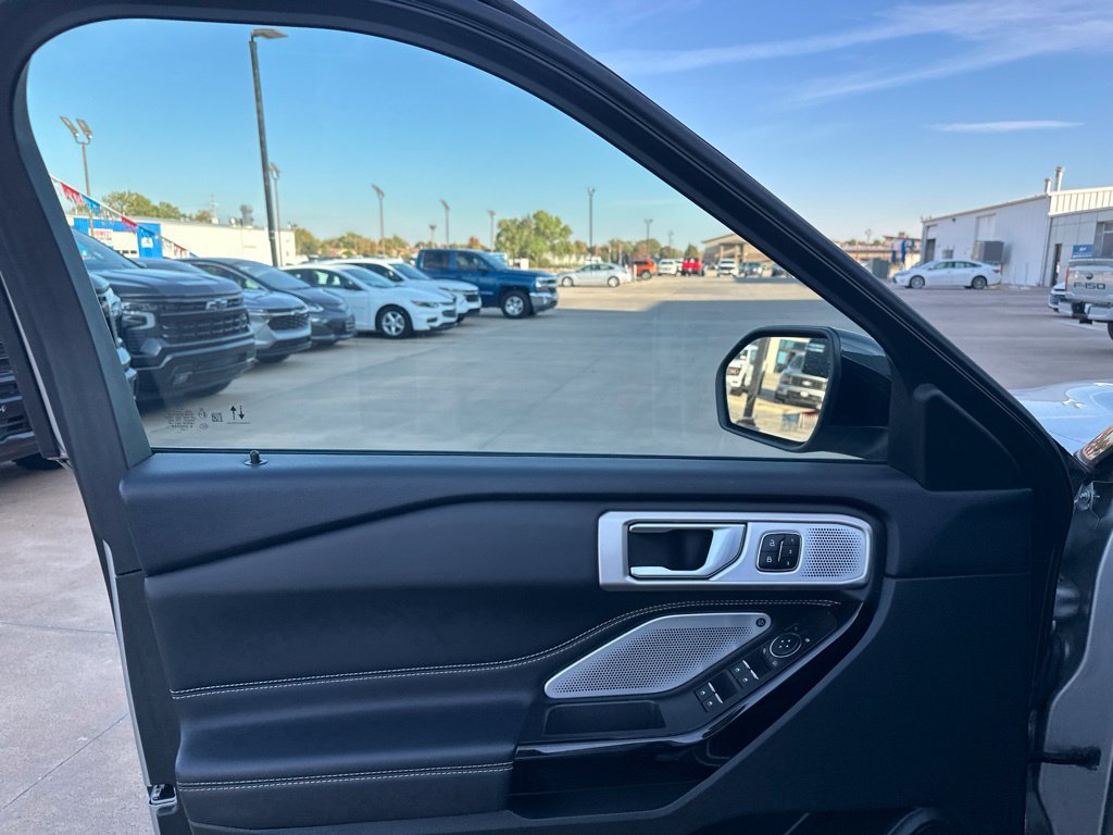 Used 2023 Ford Explorer ST w/ Equipment Group 401A AWD/4WD image 8