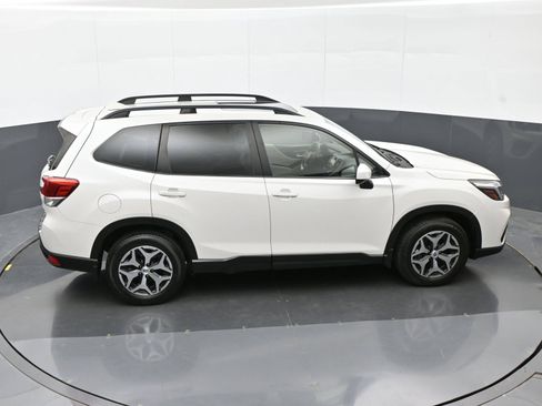 Used 2021 Subaru Forester Premium AWD/4WD image 38