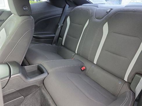 Used 2018 Chevrolet Camaro SS RWD image 9