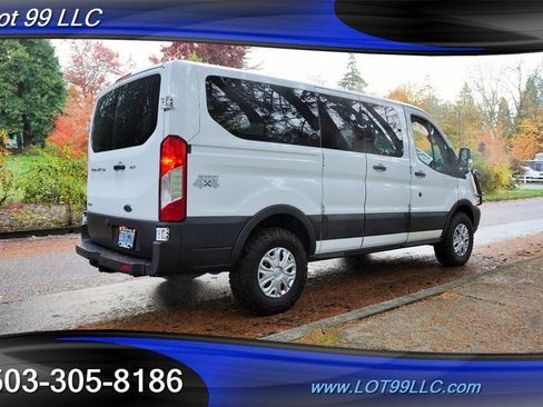 Used 2017 Ford Transit 150 XLT image 9