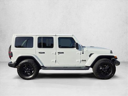 Used 2019 Jeep Wrangler Unlimited Sahara AWD/4WD image 4