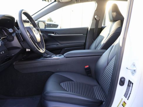 Used 2024 Toyota Camry SE image 22