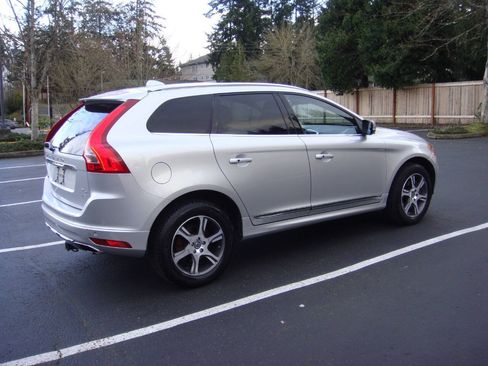 Used 2015 Volvo XC60 T6 AWD/4WD image 6