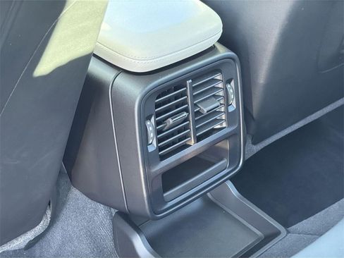 Used 2022 Porsche Taycan 4S image 27