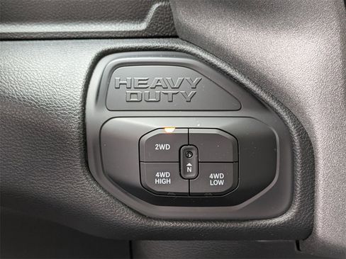 Used 2025 RAM 2500 Tradesman w/ Chrome Appearance Group image 17