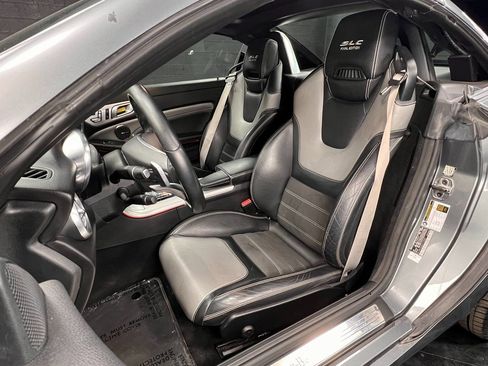 Used 2020 Mercedes-Benz SLC 300 SLC 300 image 2