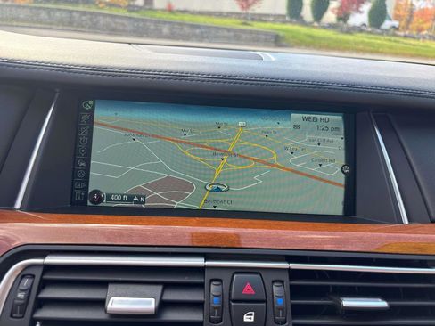 Used 2013 BMW 750i xDrive image 19