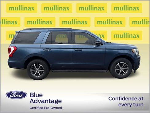 Used 2018 Ford Expedition XLT w/ Equipment Group 202A AWD/4WD image 2