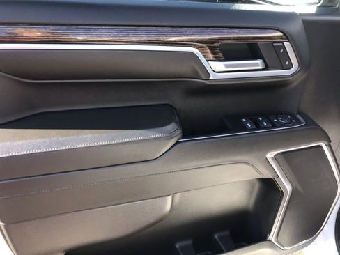 Used 2023 GMC Sierra 1500 Elevation image 13