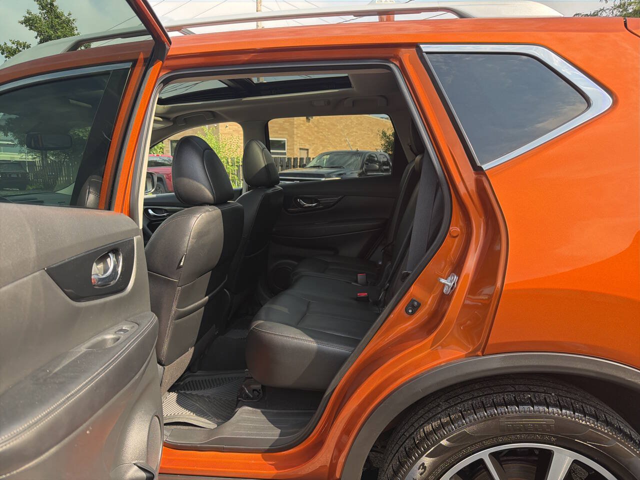 Used 2020 Nissan Rogue SL w/ Premium Package AWD/4WD image 23