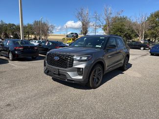 Used 2025 Ford Explorer ST-Line w/ ST-Line Street Pack video 1