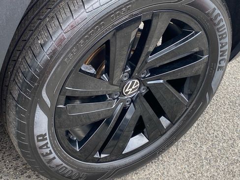 Used 2022 Volkswagen Atlas Cross Sport SE AWD/4WD image 20