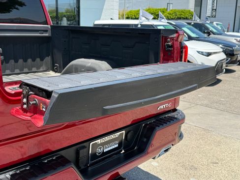 Used 2025 GMC Sierra 1500 AT4 w/ Technology Package AWD/4WD image 16