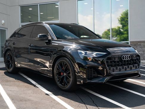 Used 2024 Audi Q8 Prestige w/ Prestige Package AWD/4WD image 7