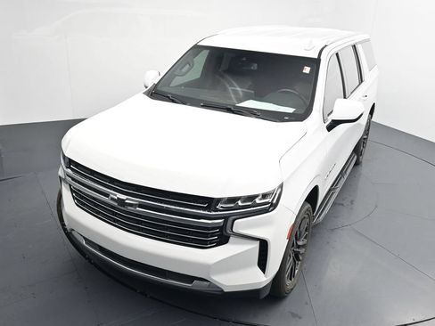Used 2021 Chevrolet Suburban LT RWD image 17