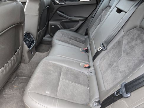 Used 2020 Porsche Macan S image 9