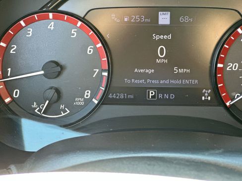 Used 2022 Nissan Frontier PRO-4X w/ Pro-4X Premium Package image 31