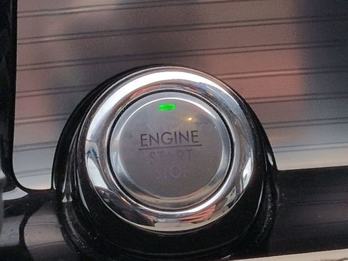 Used 2020 Lincoln Corsair AWD image 25