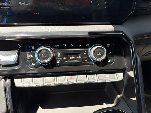 Used 2023 GMC Sierra 1500 AT4 w/ AT4 Preferred Package AWD/4WD image 29