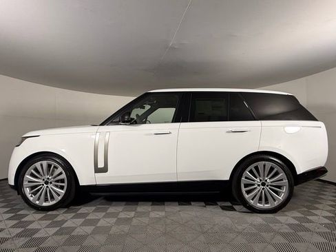 New 2026 Land Rover Range Rover SE image 3