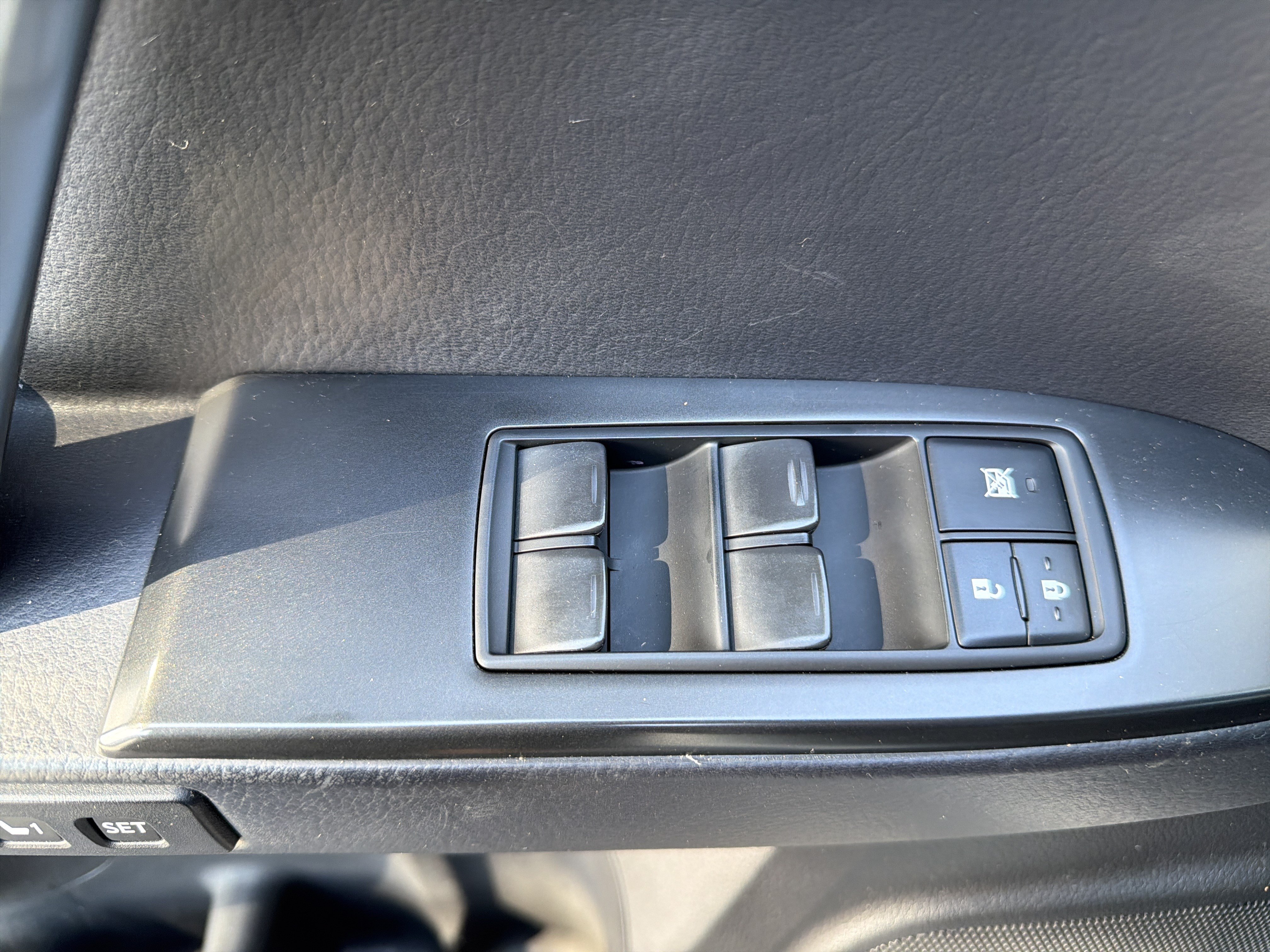 Used 2022 Lexus GX 460 Premium w/ Accessory Package AWD/4WD image 14