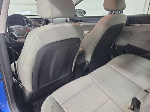 Used 2017 Hyundai Elantra SE image 11